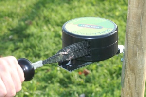 Rollgate zwart lint, afrolbaar tot 6m